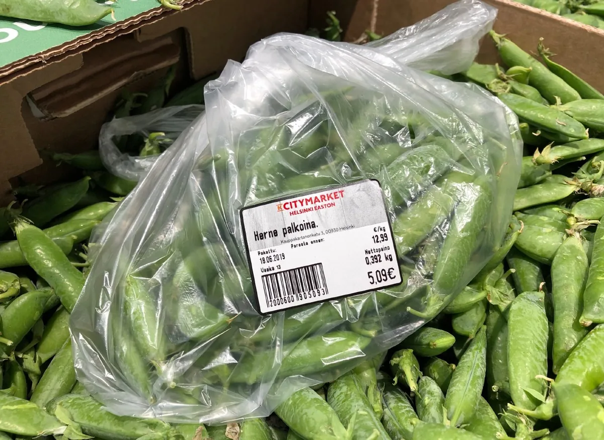 Herneet pussissa, pussin kyljessä K-Citymarketin vaakaetiketti